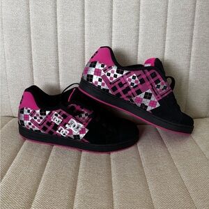 VTG DC women’s shoes, Pixie Plaid, Black/Pink. Brand New